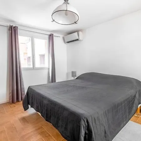 Lovely Townhouse In A Lively Area Close To The Old