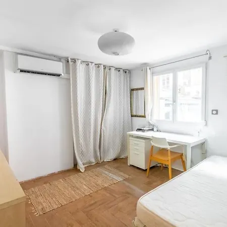 Lovely Townhouse In A Lively Area Close To The Old Apartment *